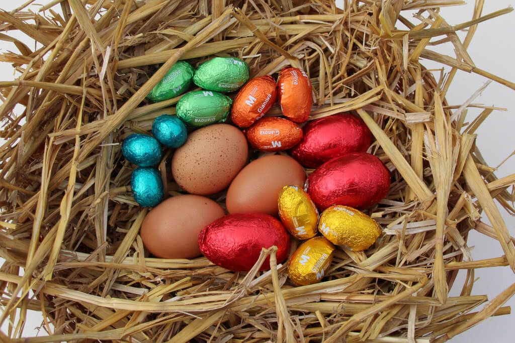 6 times 3 eggs in a nest